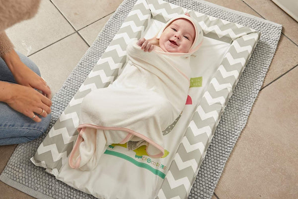 Tommee Tippee Swaddle Dry ručnik s kapuljačom Pingvin, 0 - 6 mjeseci - s rozim rubom